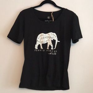 South Africa brand Earth Lover Tee inspired by nature & made my local people.